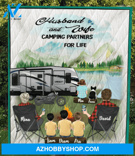 Personalized camping blanket gift idea for the whole family - Parents with 4 kids & 1 pet quilt blanket - Full camper option