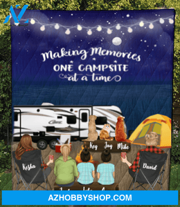 Personalized cat, dog & owners camping blanket gift idea for the whole family - Parents, 1 Teen, 2 Kids & 3 Pets night beach camping quilt blanket