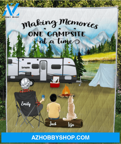 Personalized gift for single mom - Mom with 1 kid and 1 pet mountain camping quilt blanket - Making Memories One Campsite At A Time