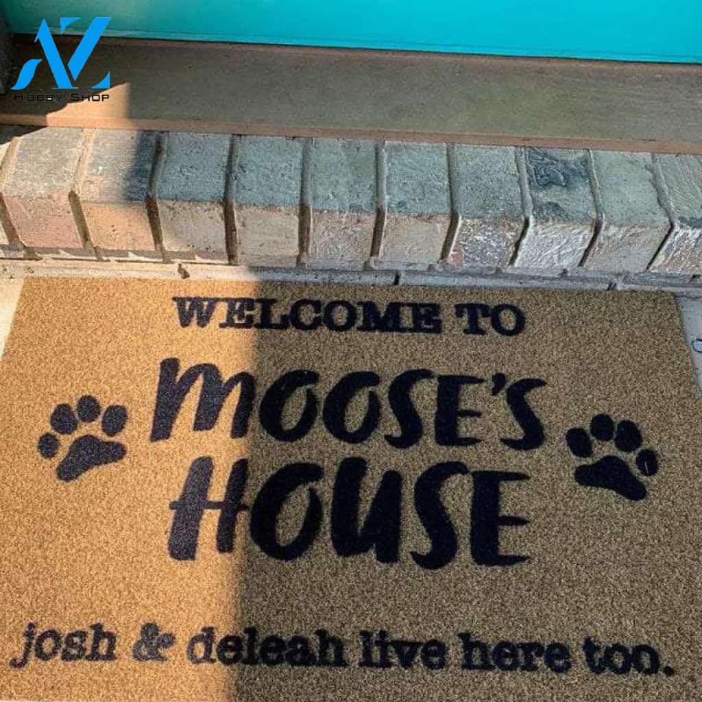 Gosszy - Personalized Welcome To Dogs House Pawprints Doormat, Dog Name Doormat, New Home Gift, Dog Lover Gift