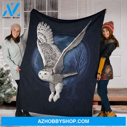 Snow Owl Flying Fleece Blanket