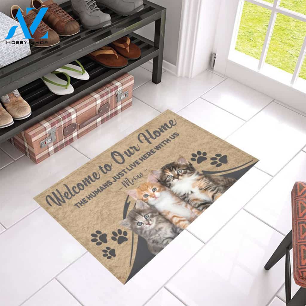 The Humans Just Live Here With Us Cat Easy Clean Welcome DoorMat | Felt And Rubber | 40x60 cm | 45x75 cm | 60x90 cm | Colorful | DO1409