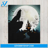 The Wolf Under The Big Moon Fleece Blanket Haunted House Gift For Family Birthday Friend Halloween Gift Home Decor Bedding Couch Sofa Soft and Comfy Cozy