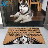 TO KNOCK AND GET THE HUSKIES INVOLVED Doormat 23.6" x 15.7" | Welcome Mat | House Warming Gift