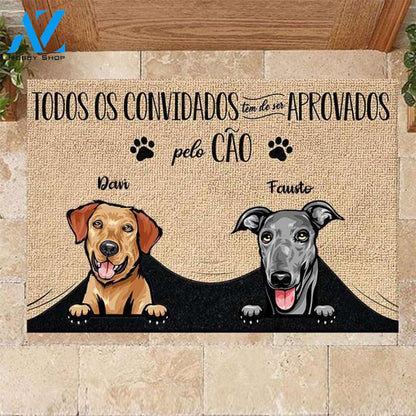 Todos os convidados têm de ser aprovados pelo cão Portuguese - Funny Personalized Dog Doormat 