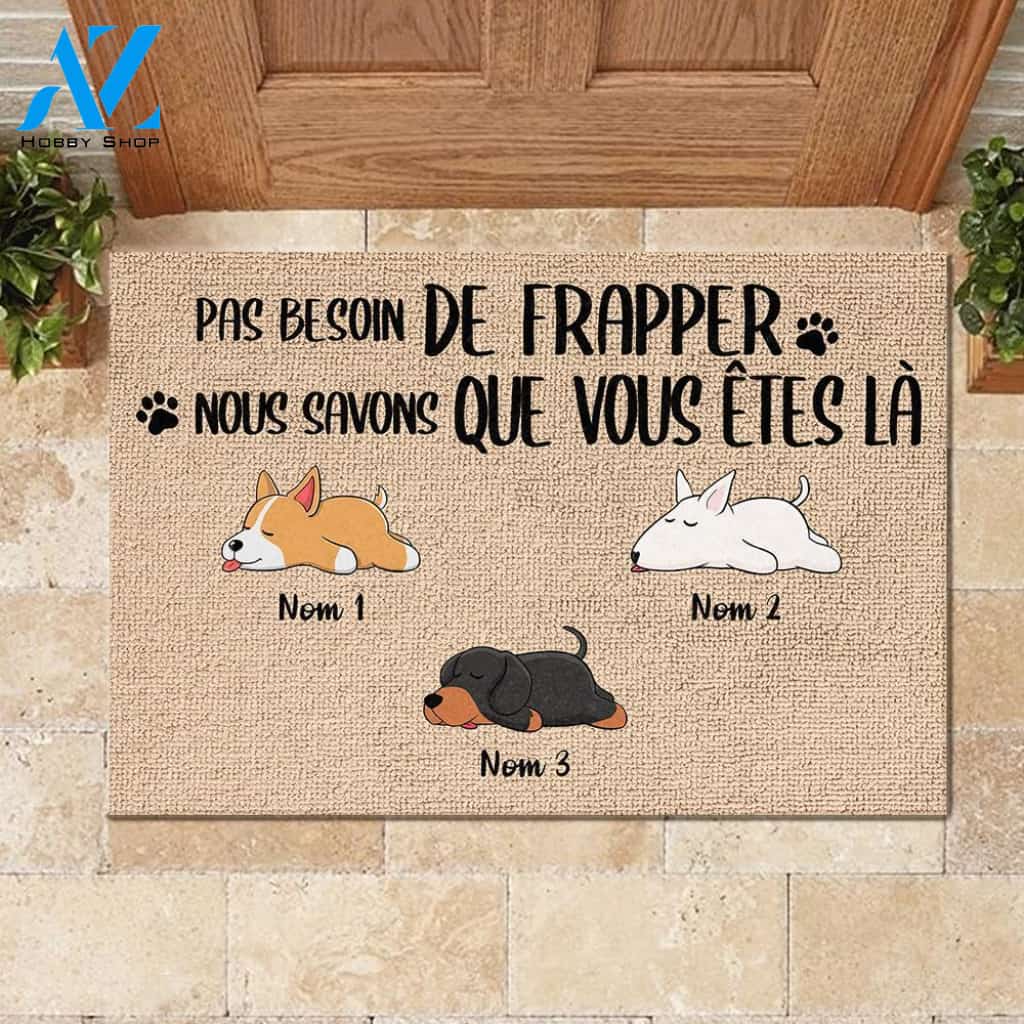 Tous les visiteurs doivent être approuvés par notre chien French - Funny Personalized Dog Doormat 
