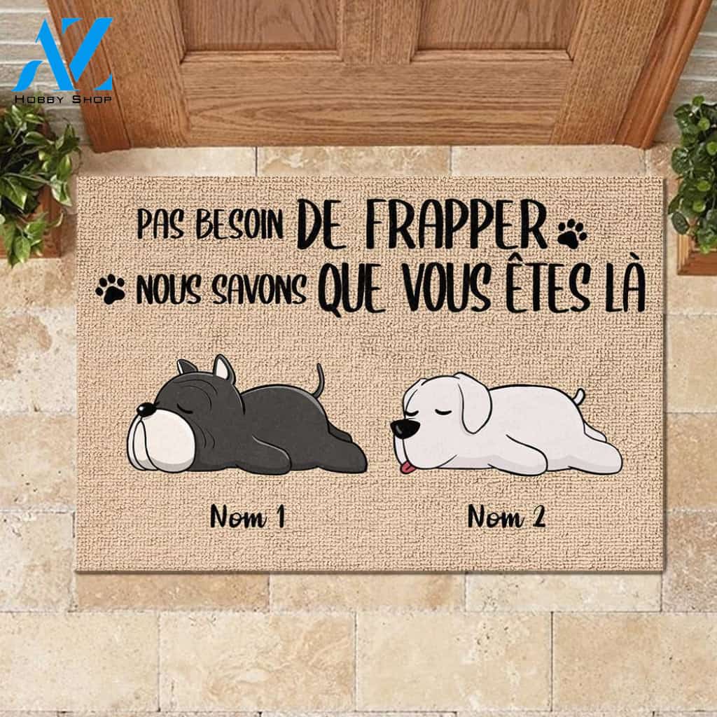 Tous les visiteurs doivent être approuvés par notre chien French - Funny Personalized Dog Doormat 