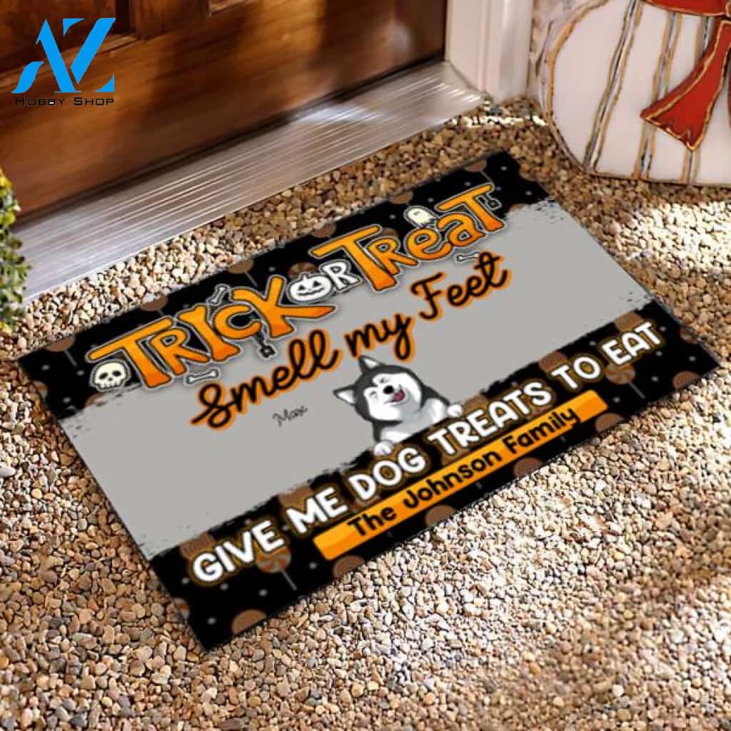 Trick Or Treat Smell Our Feet - Personalized Doormat