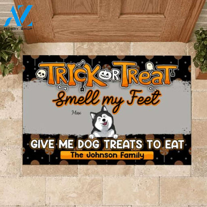 Trick Or Treat Smell Our Feet - Personalized Doormat