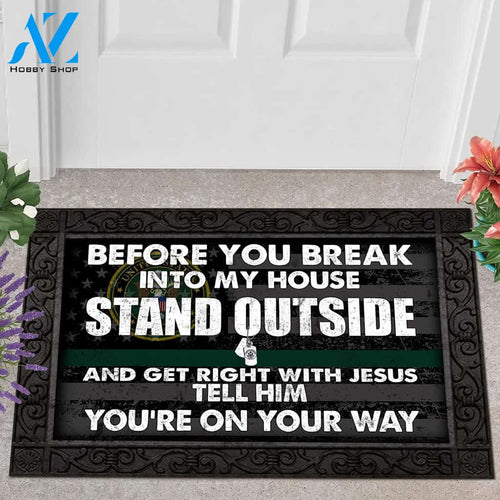 US Army Before You Break Into My House Frame Indoor and Outdoor Doormat Warm House Gift Welcome Mat Funny Gift for Friend Family Birthday Gift